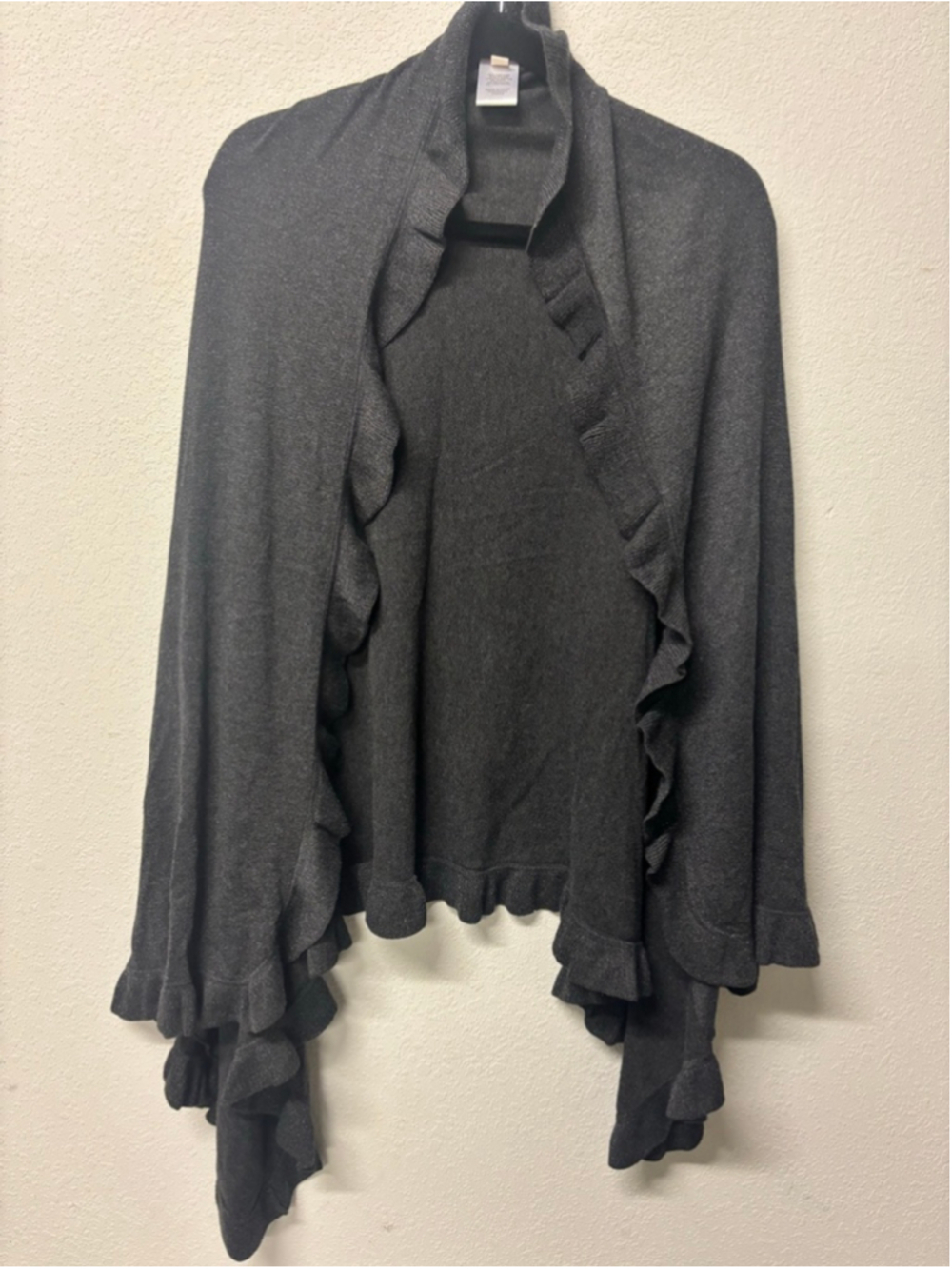 S’Hug by Adrianna Papell Gray Silver Shrug Medium EUC wool cahshmere blend